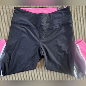 Victoria Secret VSX Sport Knockout Crop pants. Never worn.